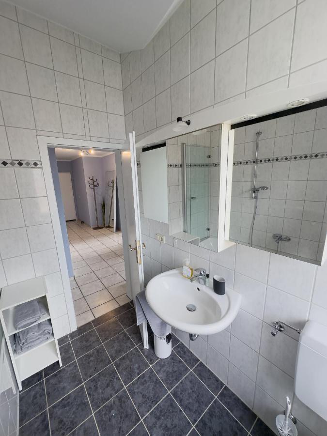 Апартаменти Ruhiges Juwel: Frisch Renoviert 100 Qm Юліх Екстер'єр фото